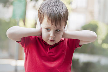 مرض التوحد: الأعراض، الأسباب والعلاج